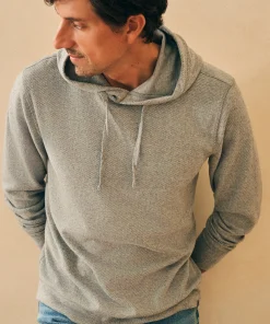 Outlet Legend™ Sweater Hoodie - Hoodies & Sweatshirts